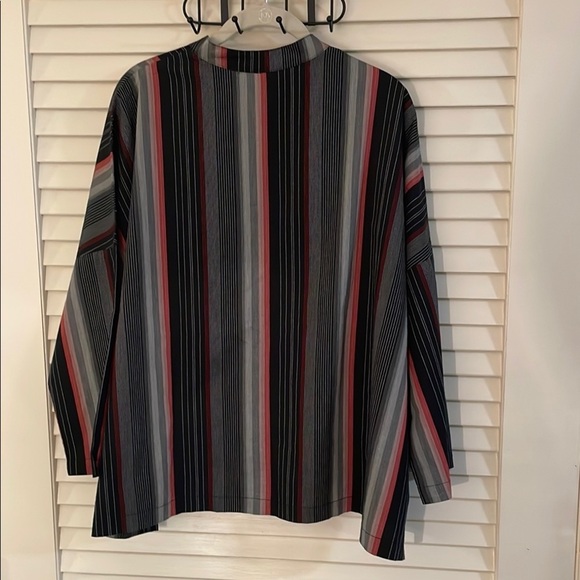 Blanque Mutlicolor Striped Boxy  Lightweight Shirt Jacket with Relaxed Fit - Picture 9 of 10